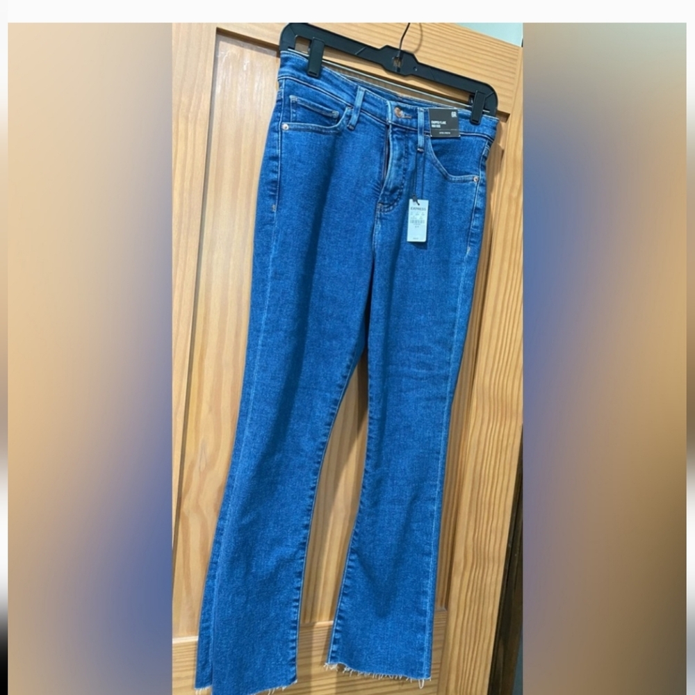 Express Ladies Cropped Flare High Rise Jeans NWT size 0